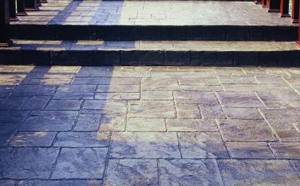 壓花地坪使用在哪些地方？壓花地坪有什么特點？