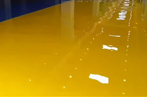防水聚氨酯地坪出現(xiàn)地坪表面結皮、粗糙的原因